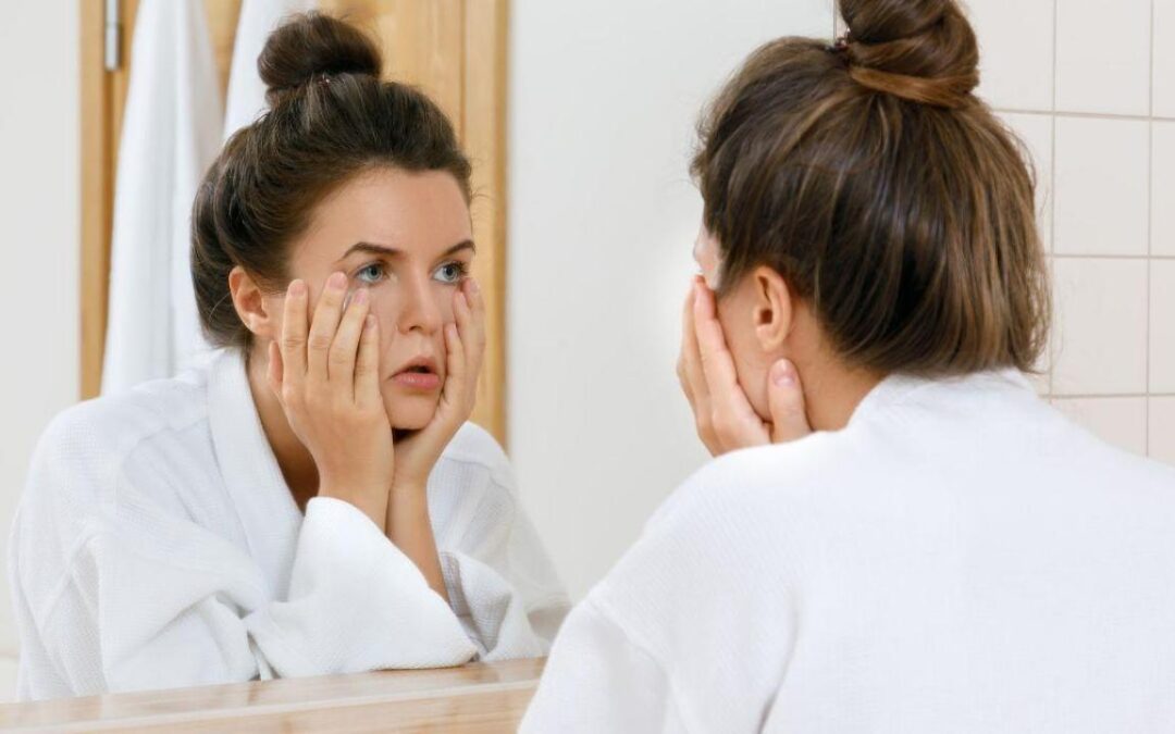 Yeux ternes et fatigués : quels produits utiliser pour réveiller le regard ?